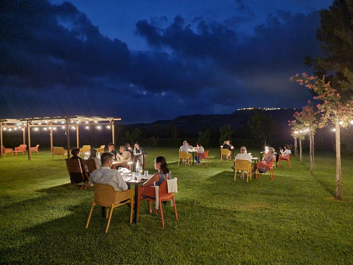 Agriturismo Essentia Dimora Rurale Larino Exterior foto